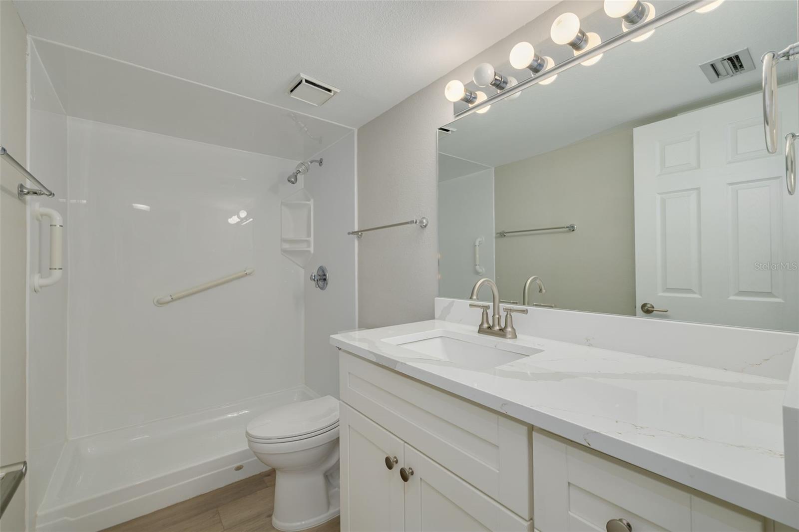 7425 BAY ISLAND DR S #107 — photo 31