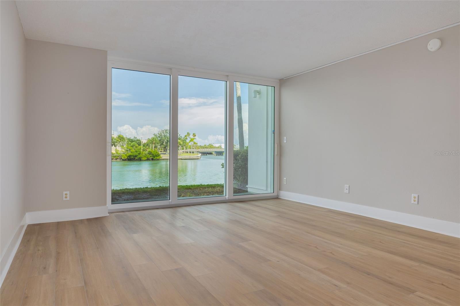 7425 BAY ISLAND DR S #107 — photo 18