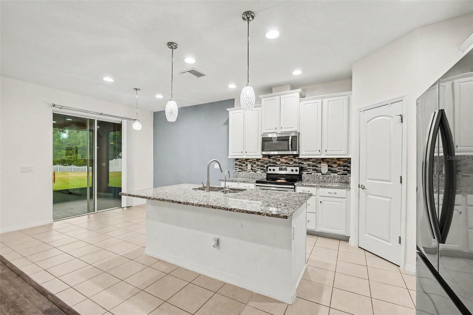 12112 LEDBURY COMMONS DR — photo 4