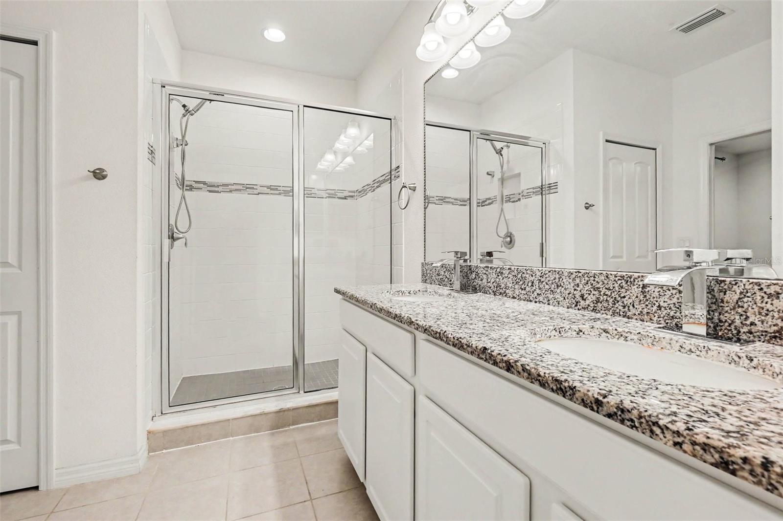 12112 LEDBURY COMMONS DR — photo 26