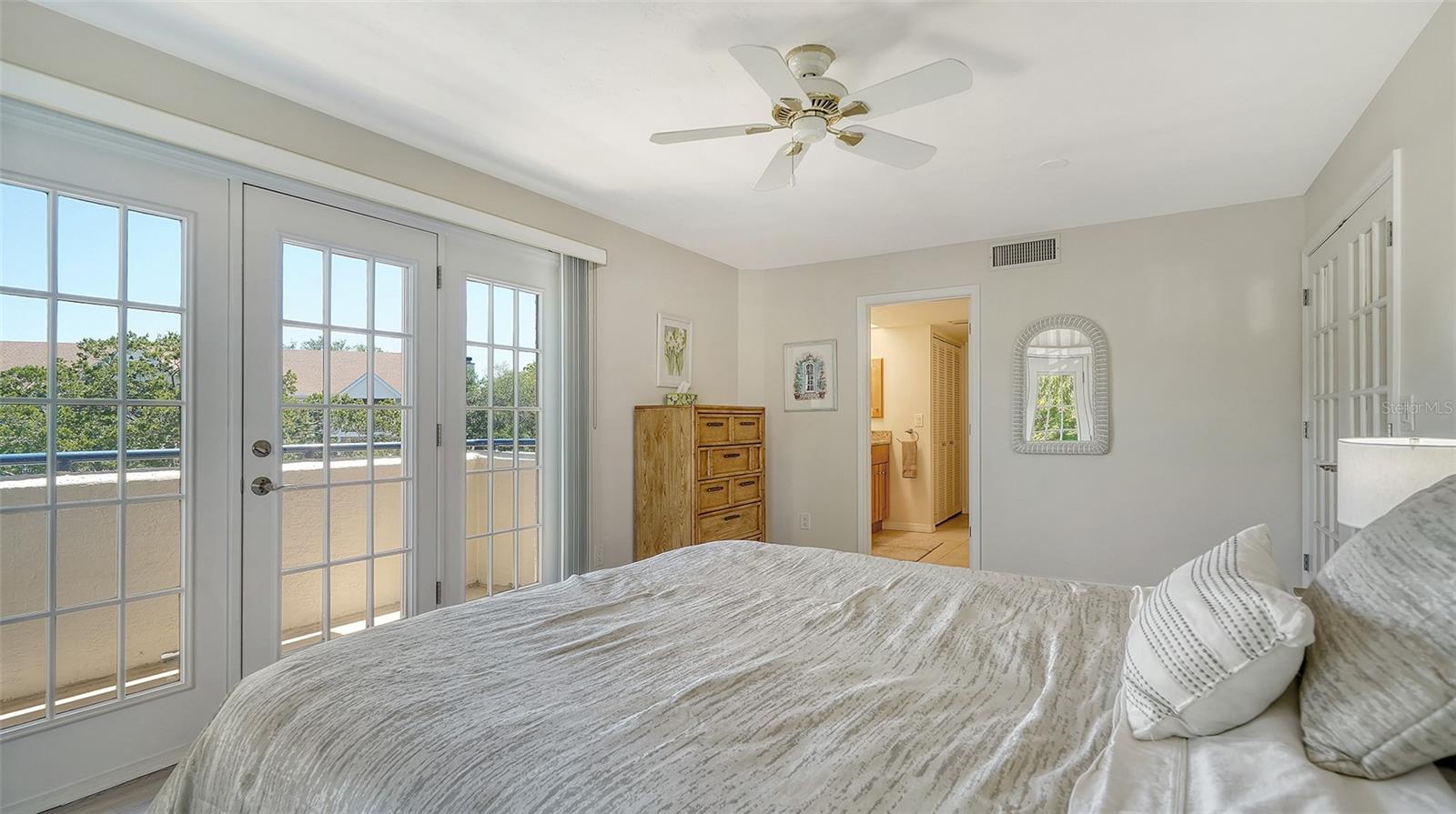 835 S OSPREY AVE #201 — photo 15