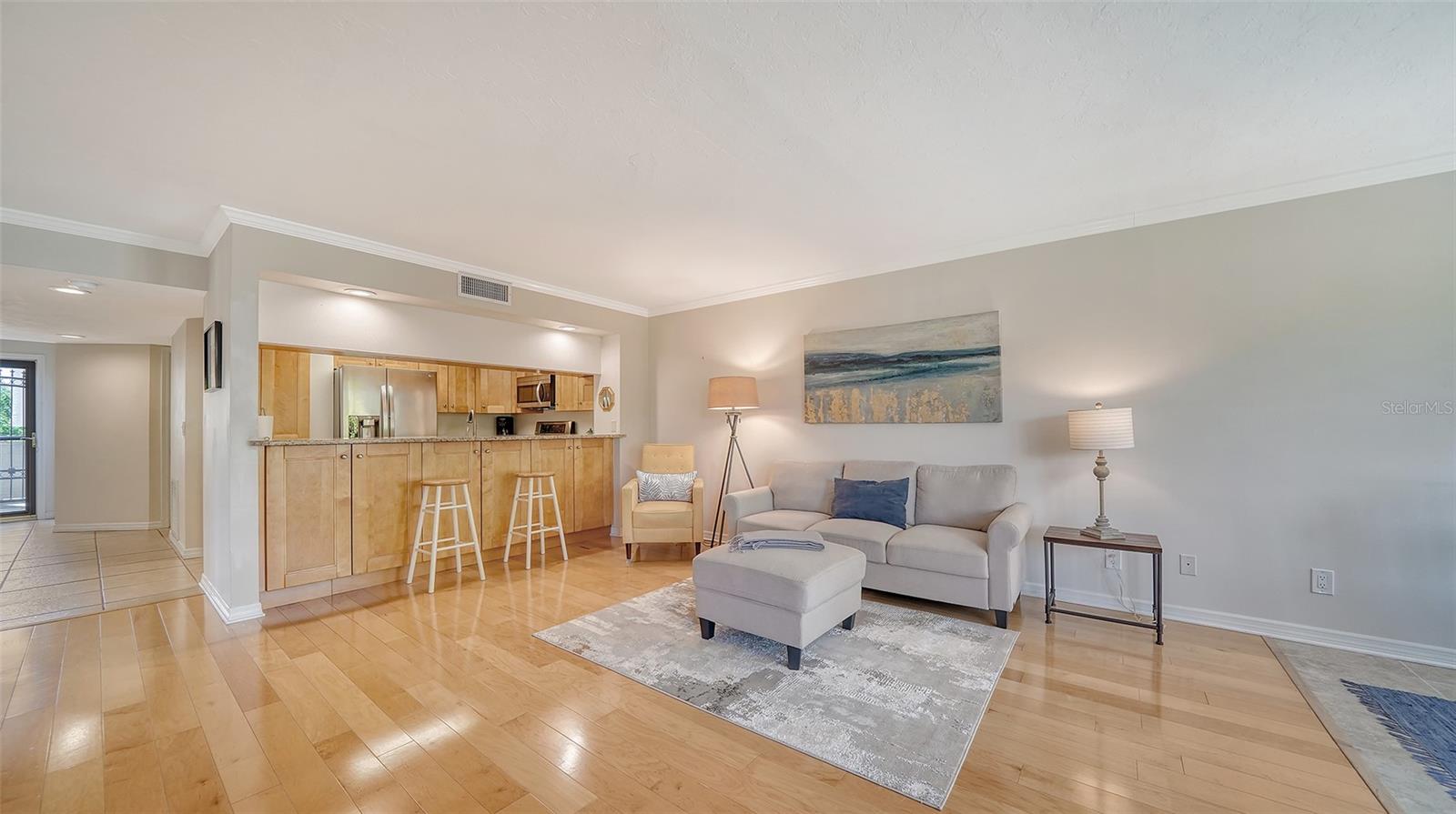 835 S OSPREY AVE #201 — photo 8