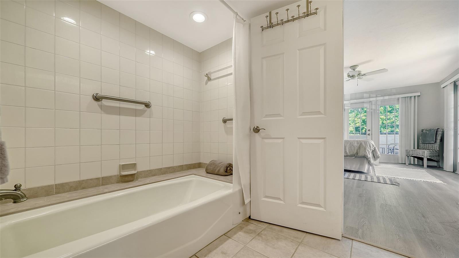 835 S OSPREY AVE #201 — photo 22