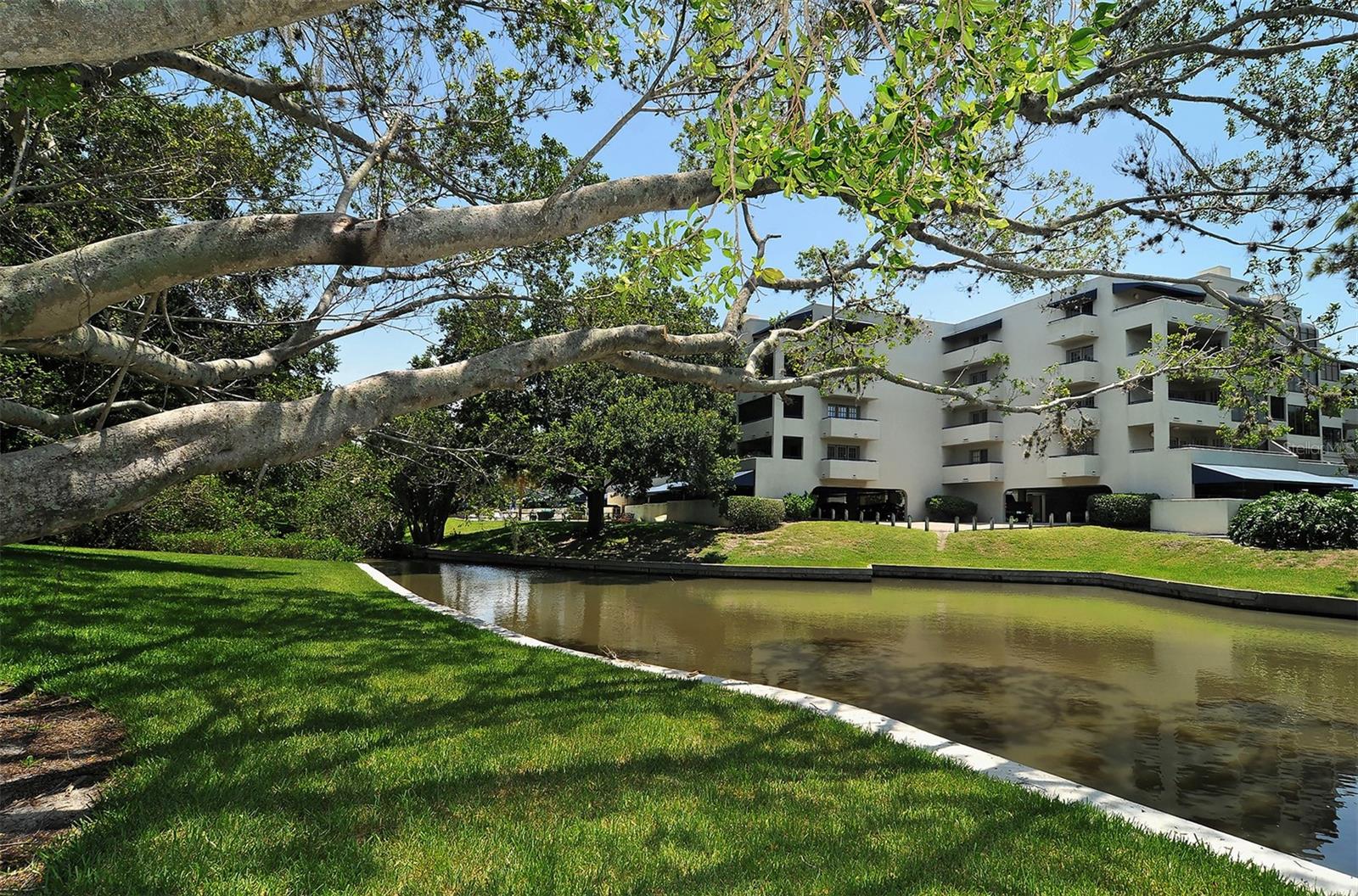 835 S OSPREY AVE #201 — photo 37