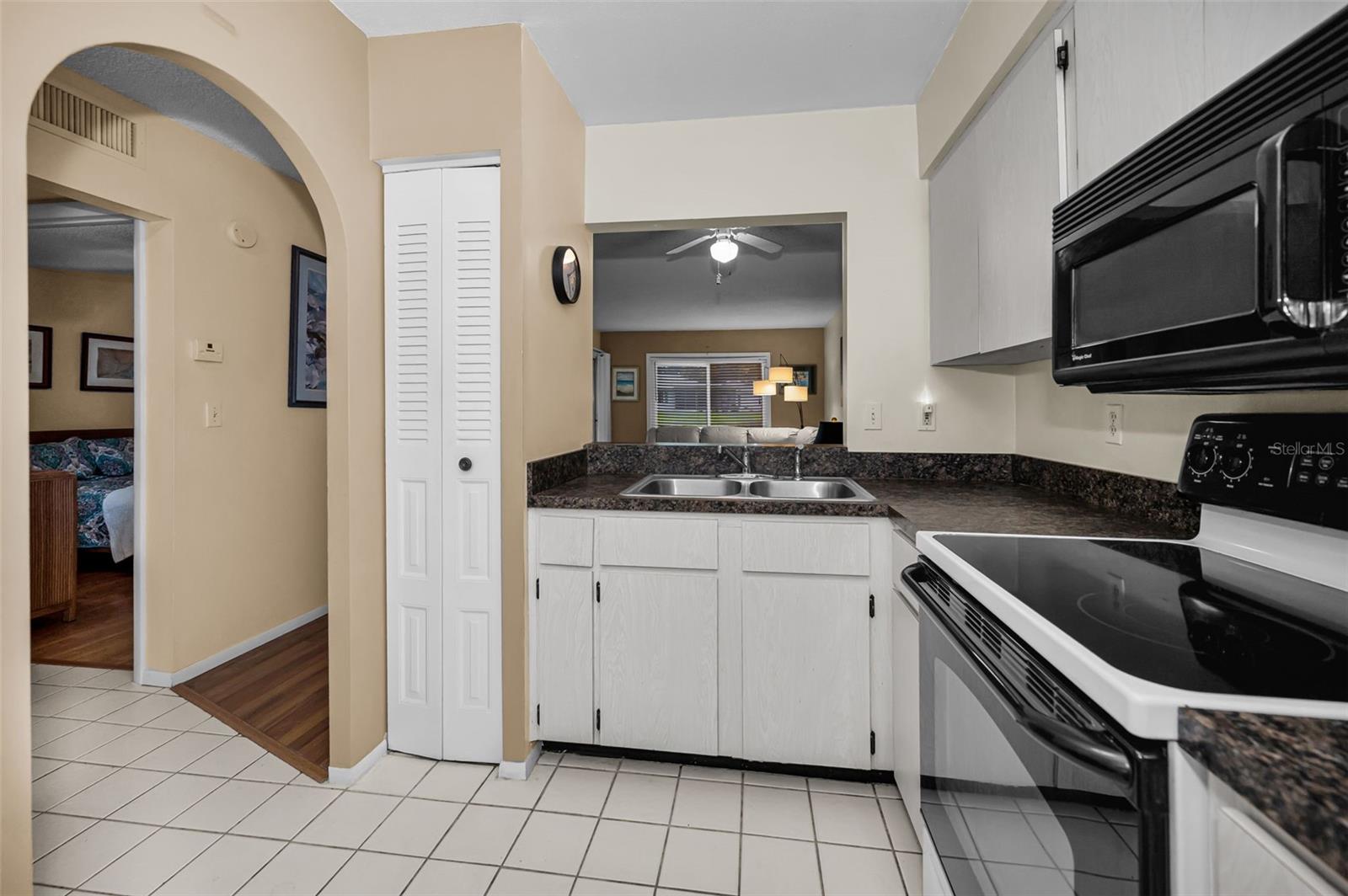 3097 MISSION GROVE DR — photo 21
