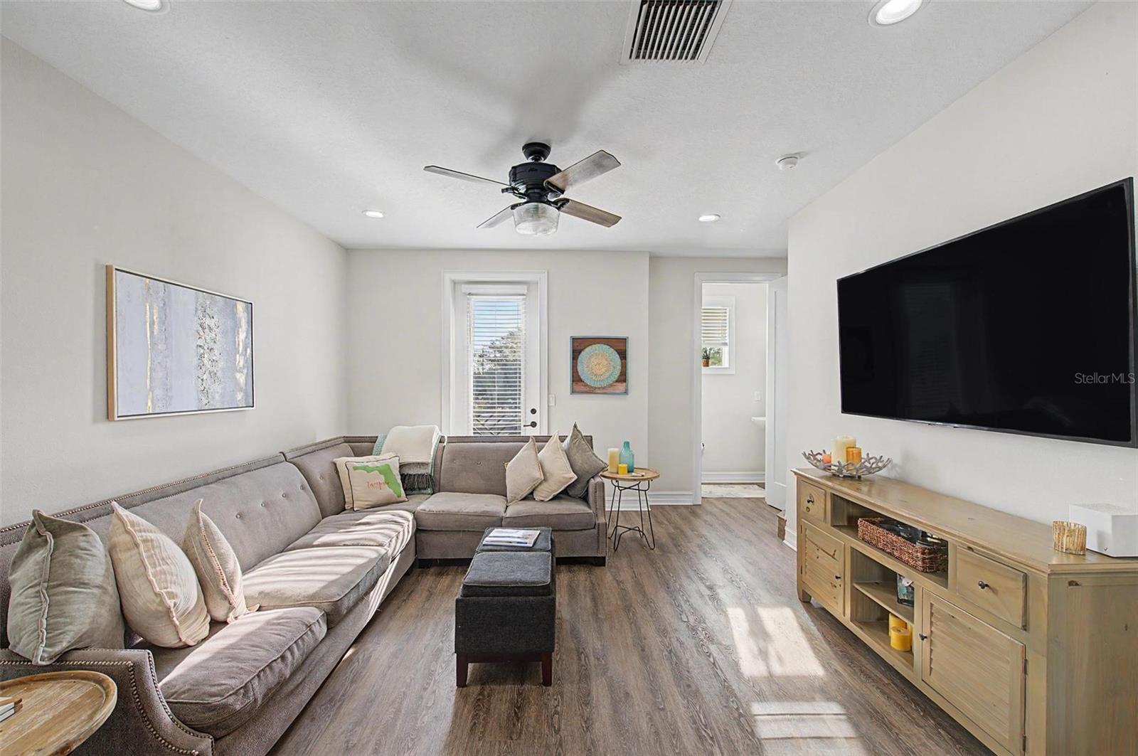 1527 N MORGAN ST — photo 11