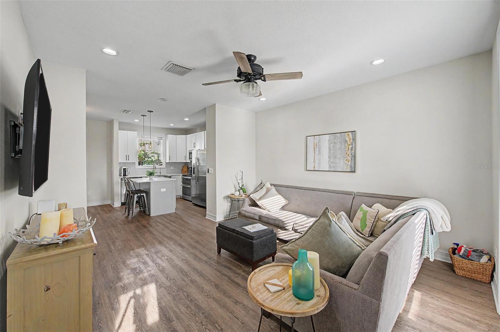 1527 N MORGAN ST — photo 4