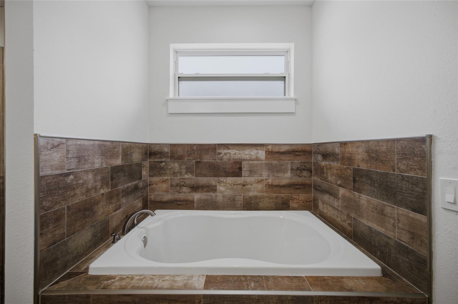 1707 E EMMA ST — photo 20