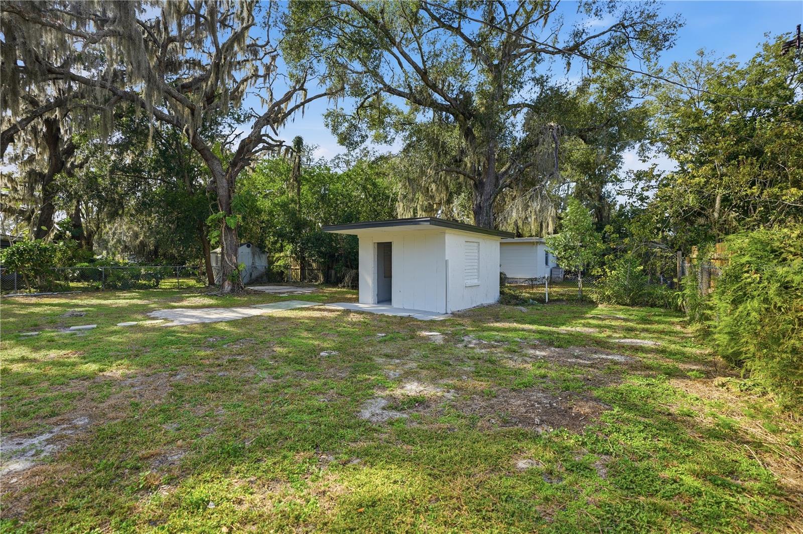 707 ABERDEEN CIR — photo 27