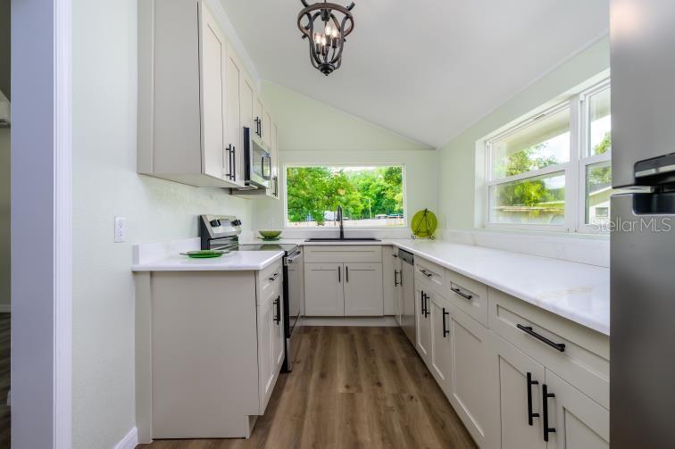 37315 TRILBY RD — photo 18