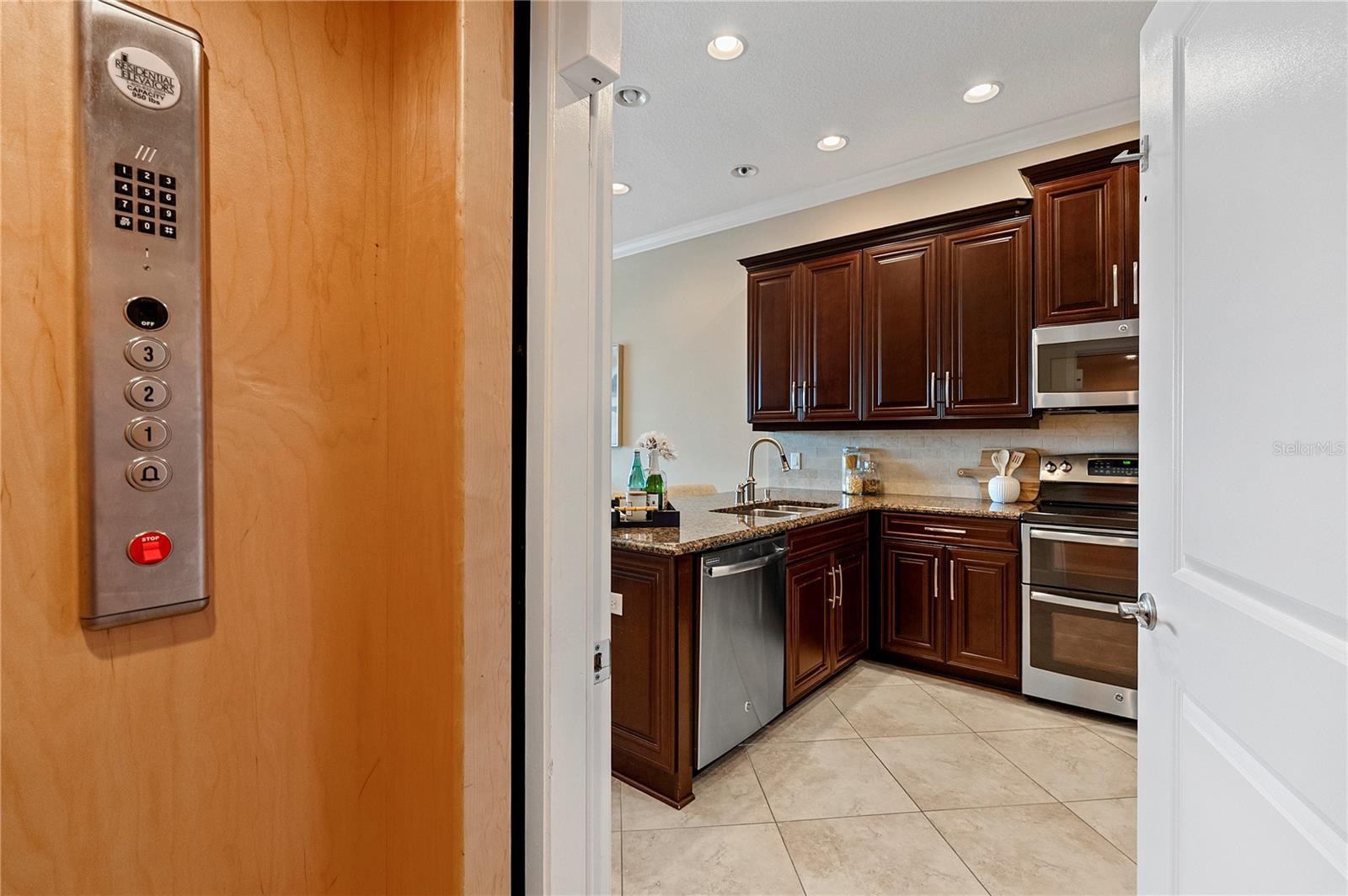 6043 ANCHORAGE WAY S — photo 30