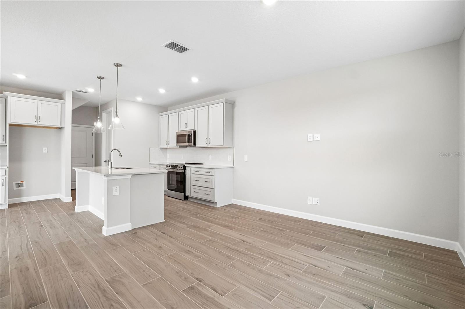 7542 DEER VALLEY CIRCLE — photo 11