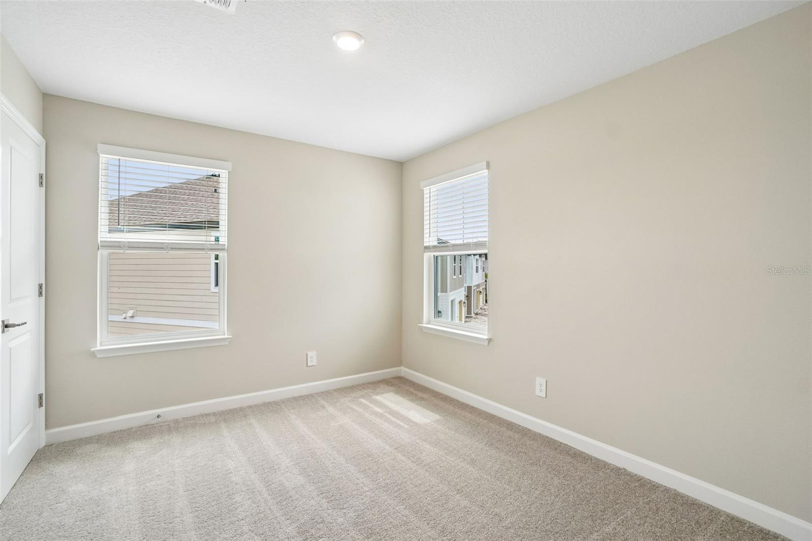 7542 DEER VALLEY CIRCLE — photo 27