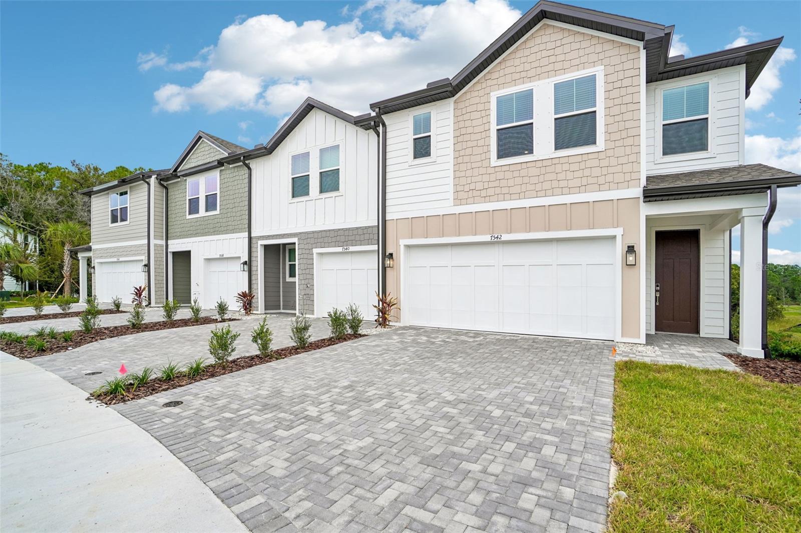 7542 DEER VALLEY CIRCLE — photo 3
