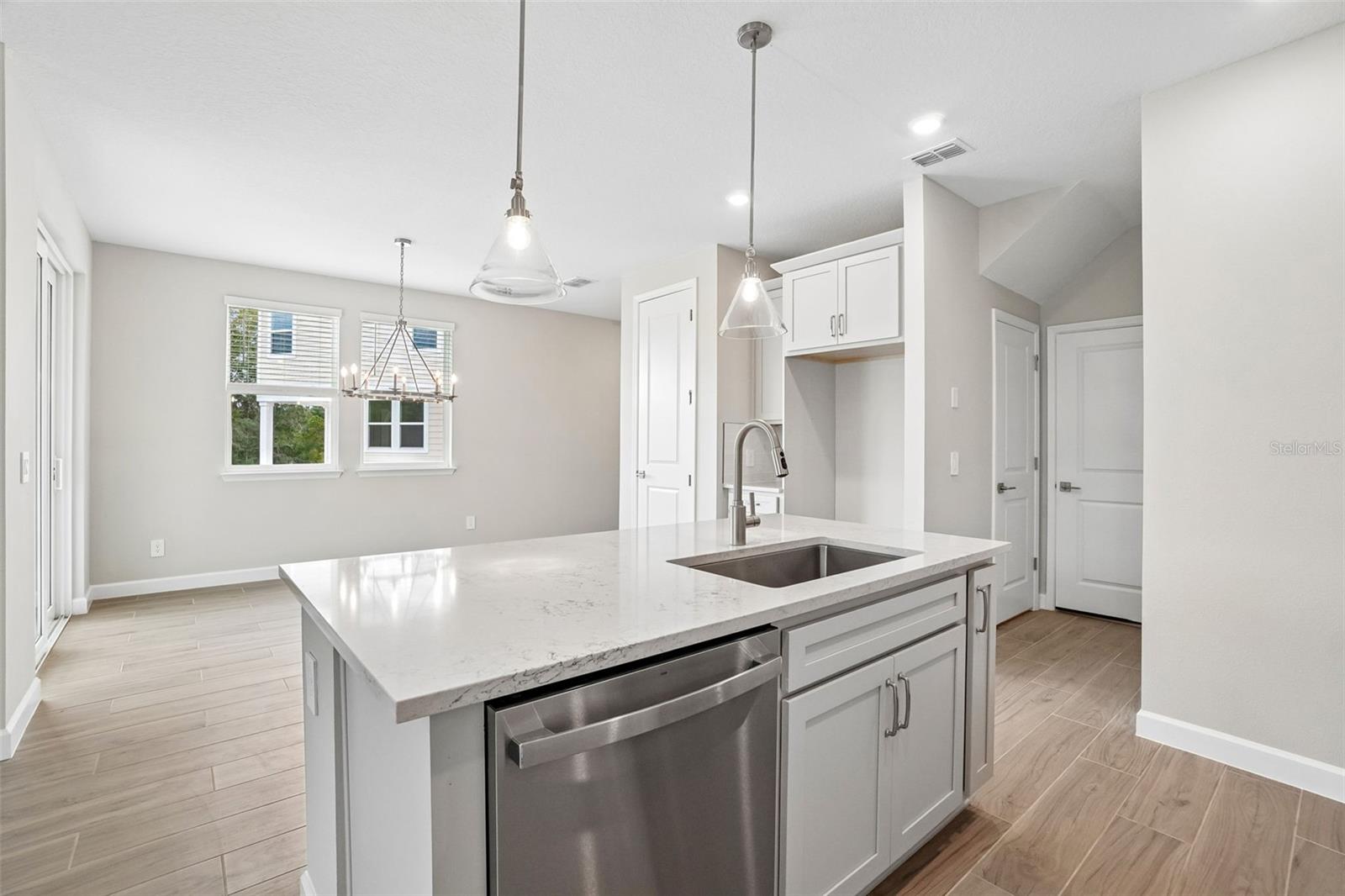 7542 DEER VALLEY CIRCLE — photo 12