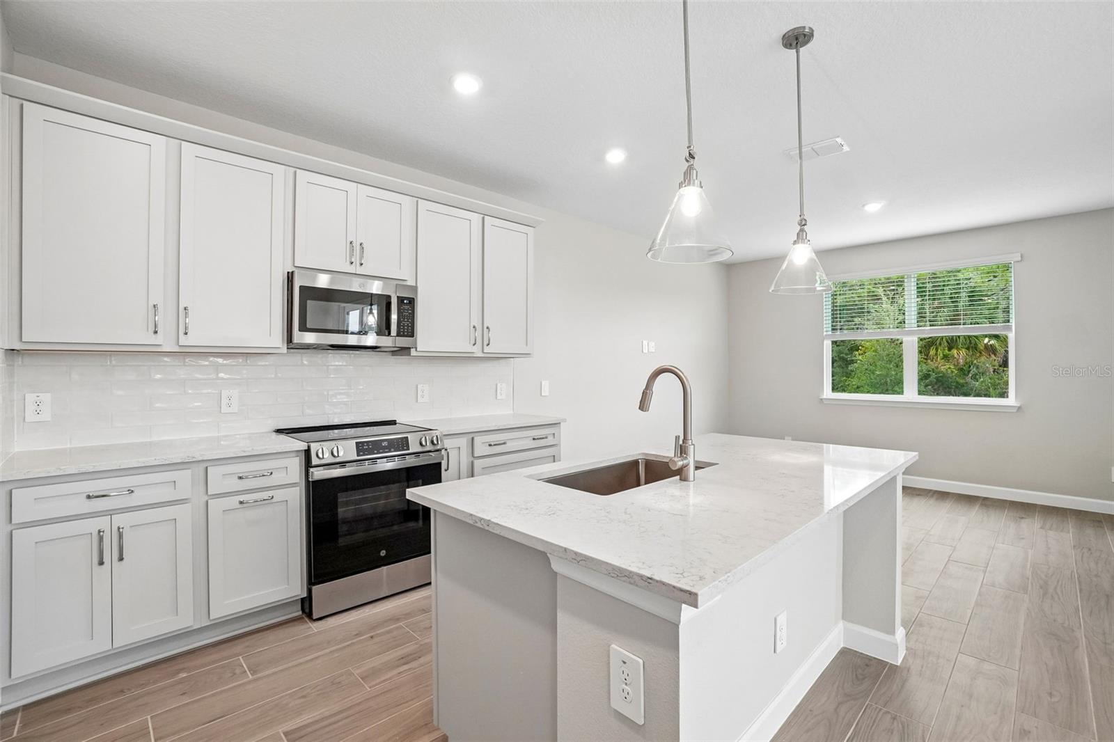 7542 DEER VALLEY CIRCLE — photo 9