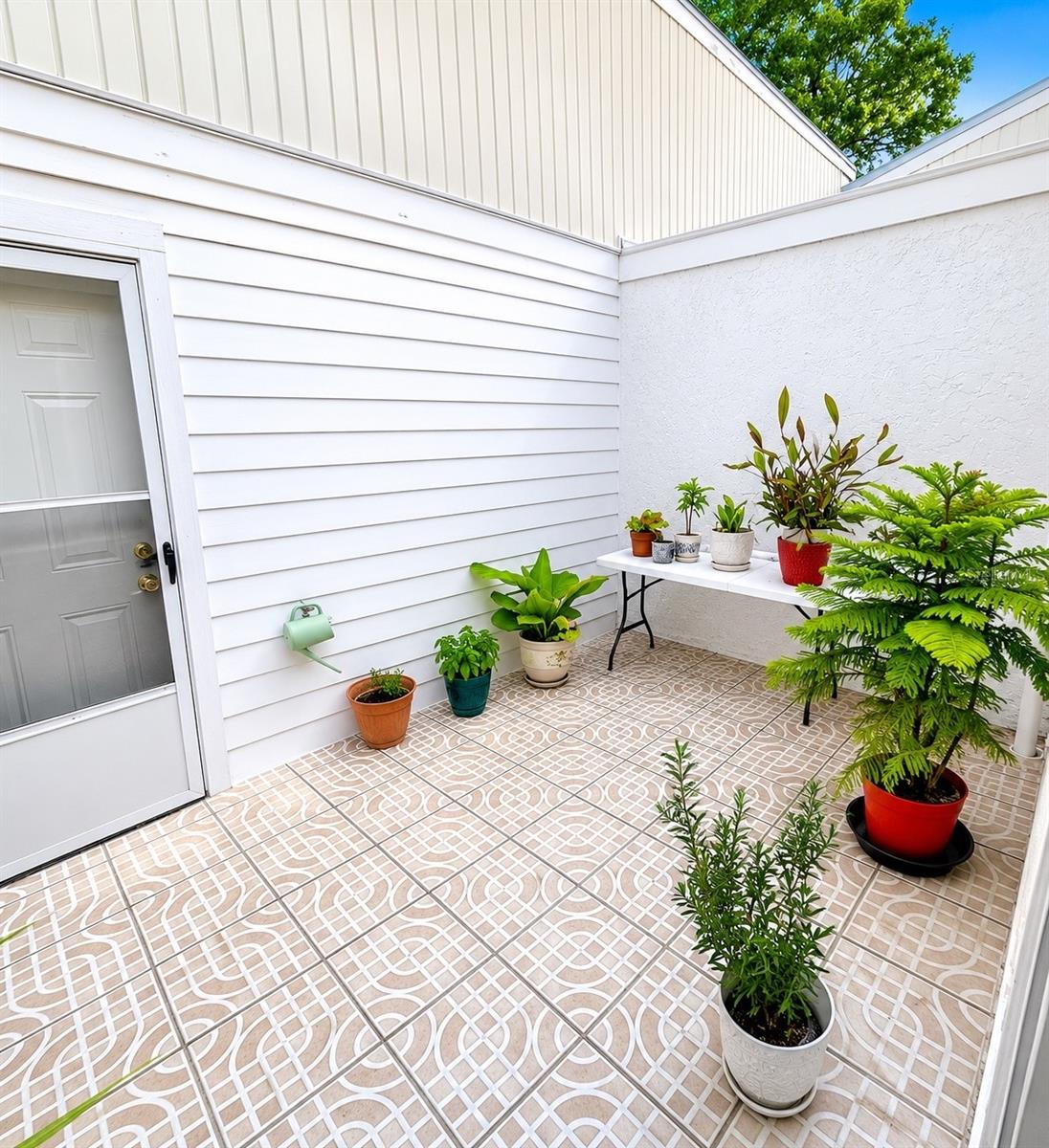 1131 ORANGE TREE CIR W #C — photo 10