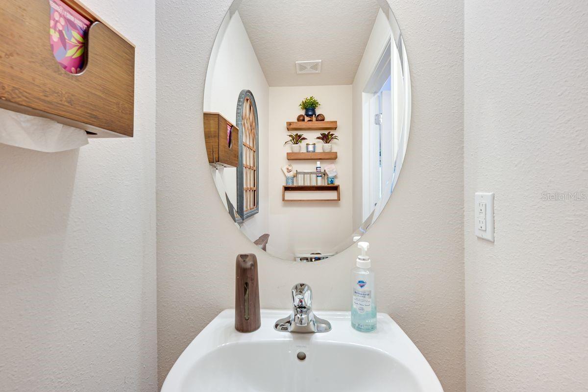 5443 ELMVIEW XING — photo 14