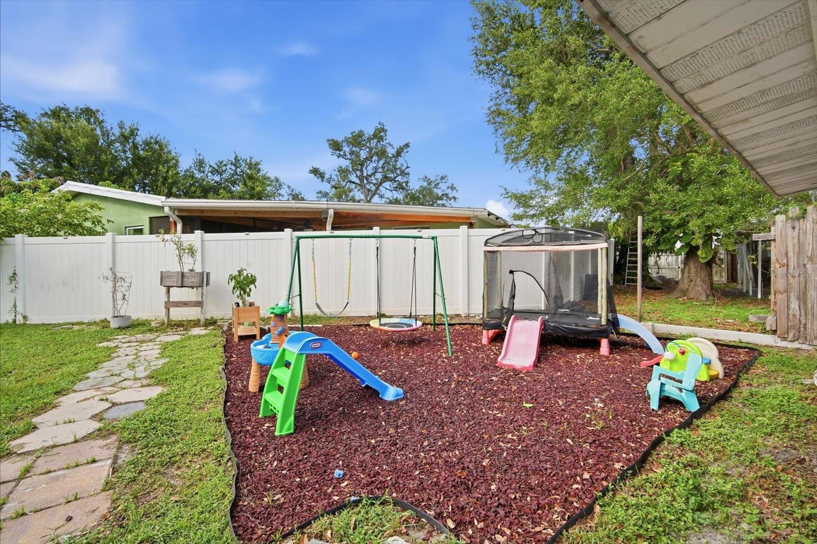 7506 CORAL VINE LN — photo 22