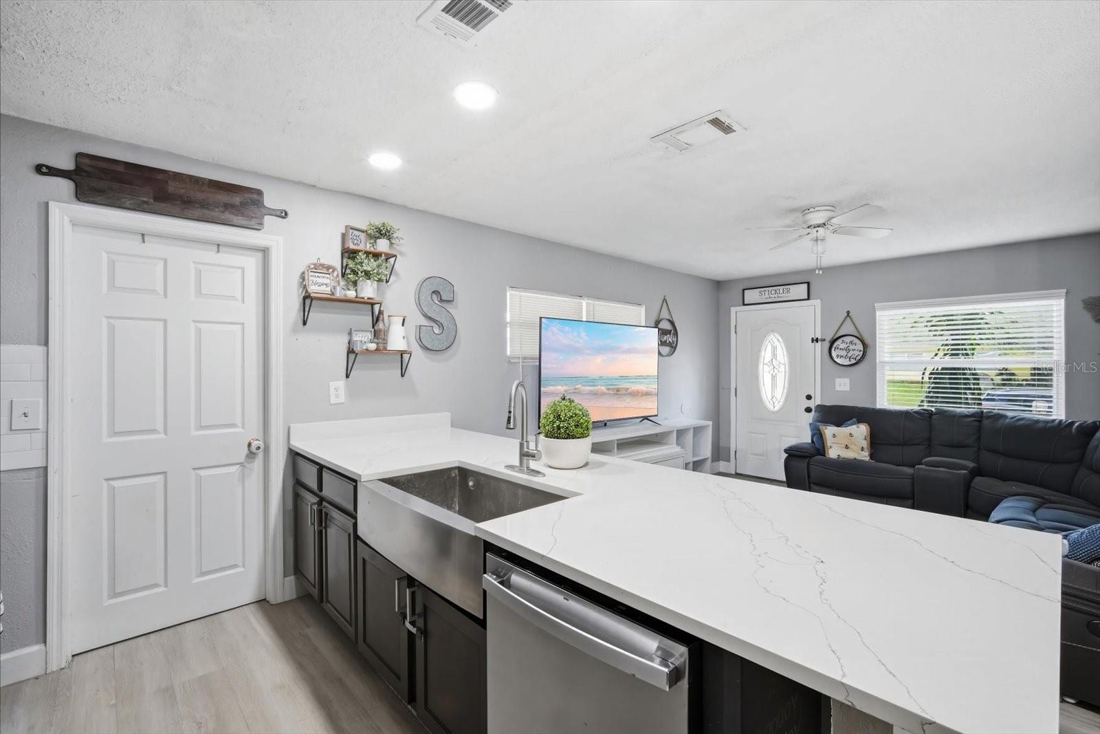7506 CORAL VINE LN — photo 7