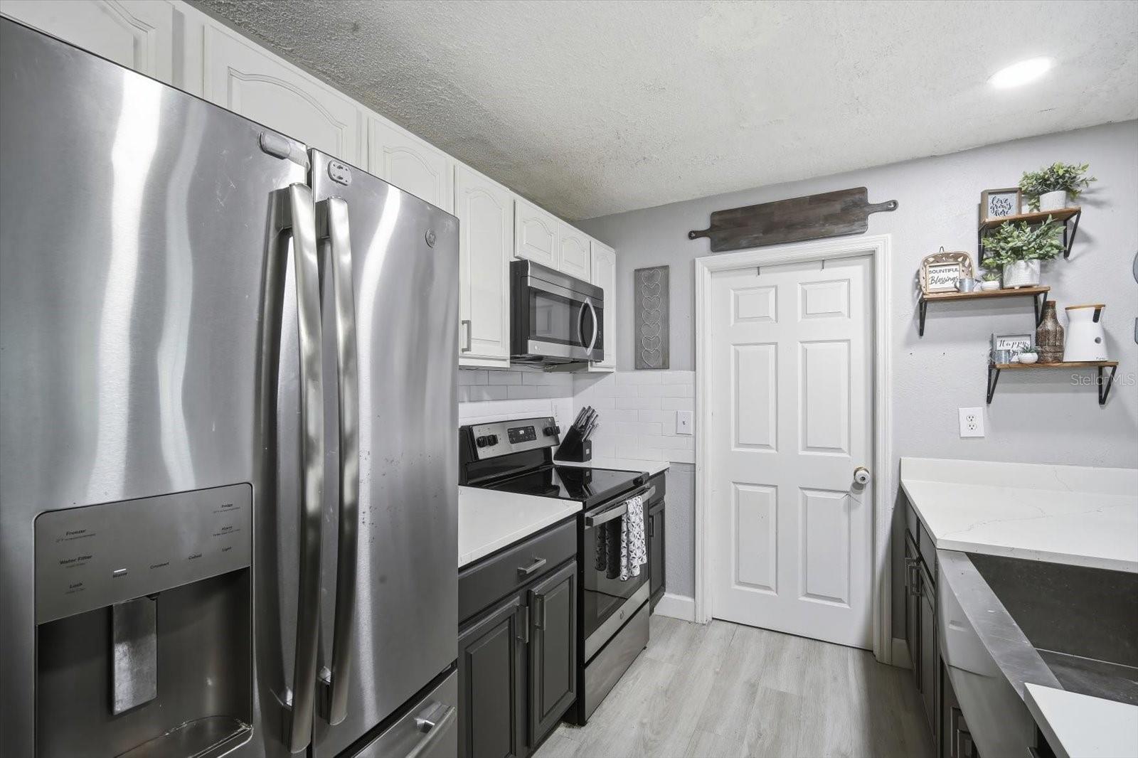 7506 CORAL VINE LN — photo 8