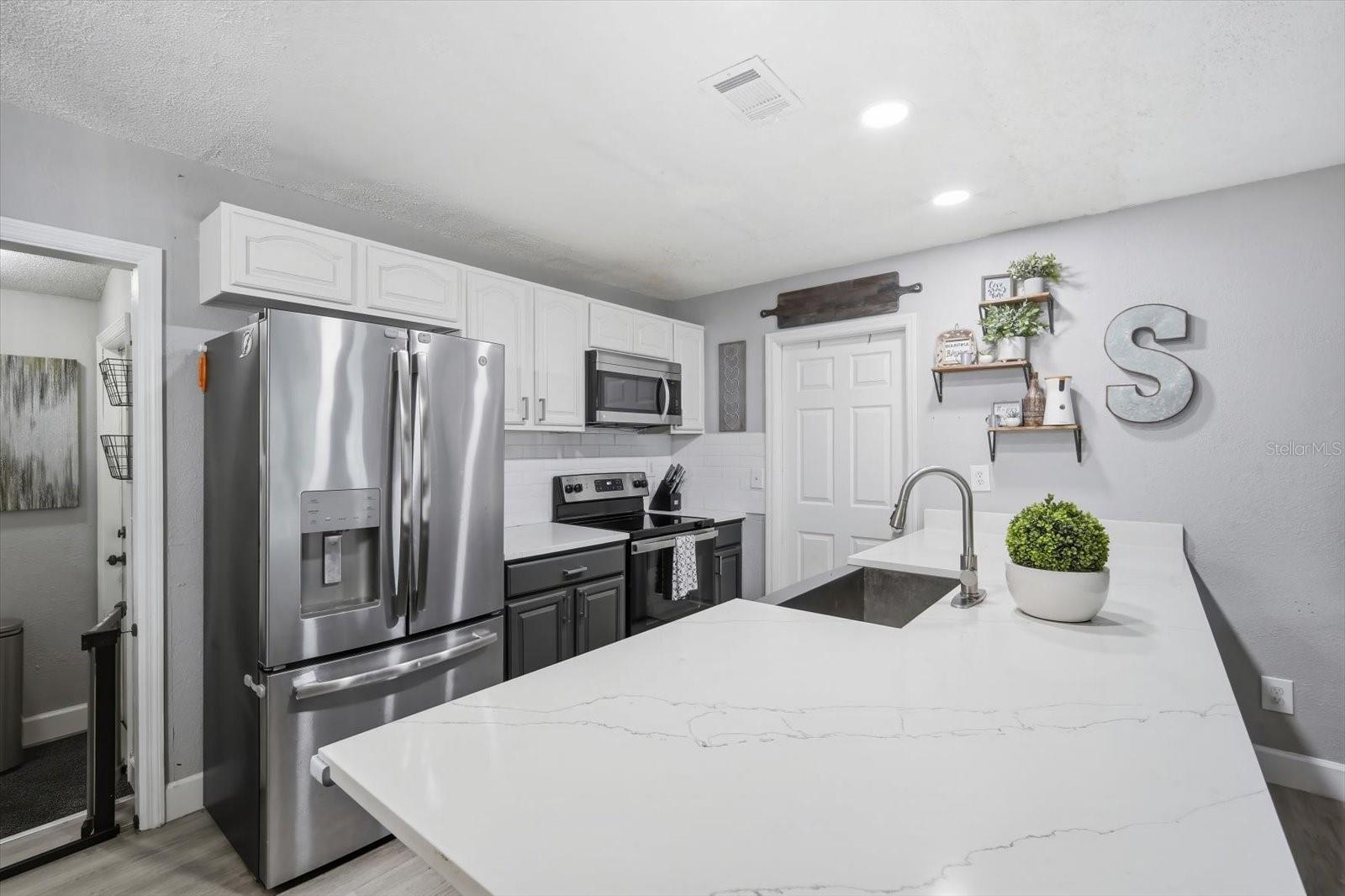 7506 CORAL VINE LN — photo 6