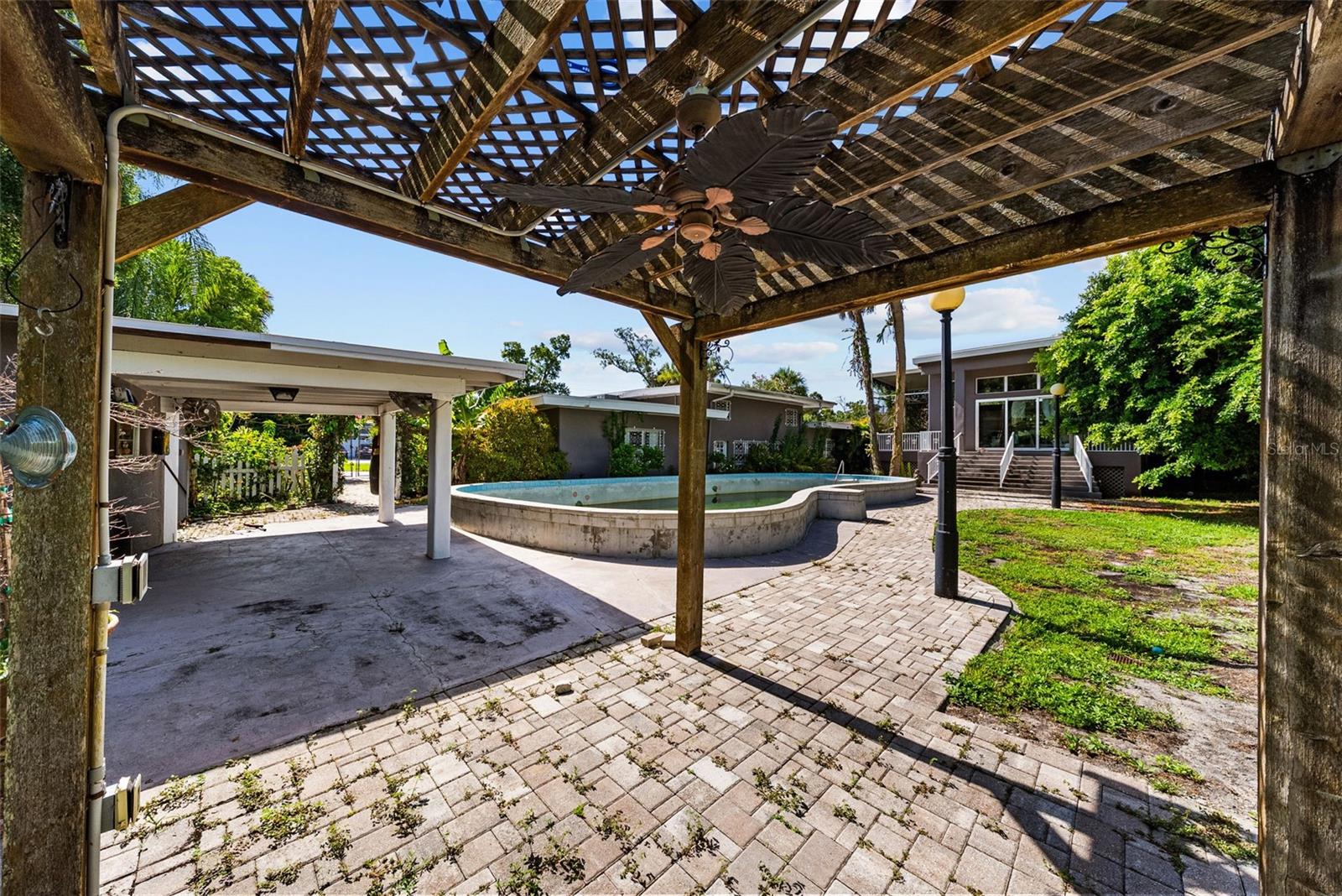 211 S SHORE CREST DR — photo 3