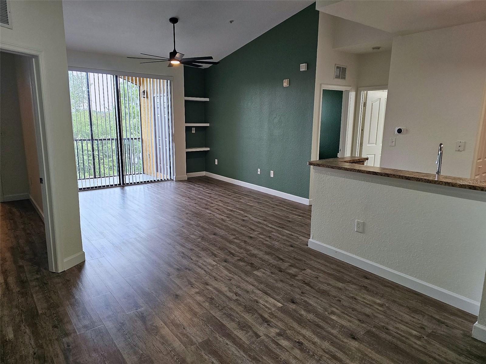 8335 38TH STREET CIR E #305 — photo 2