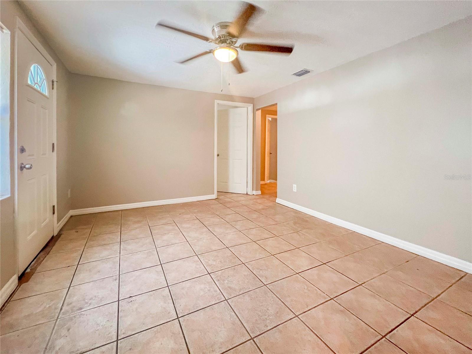 2137 ROSELAWN ST #A — photo 3