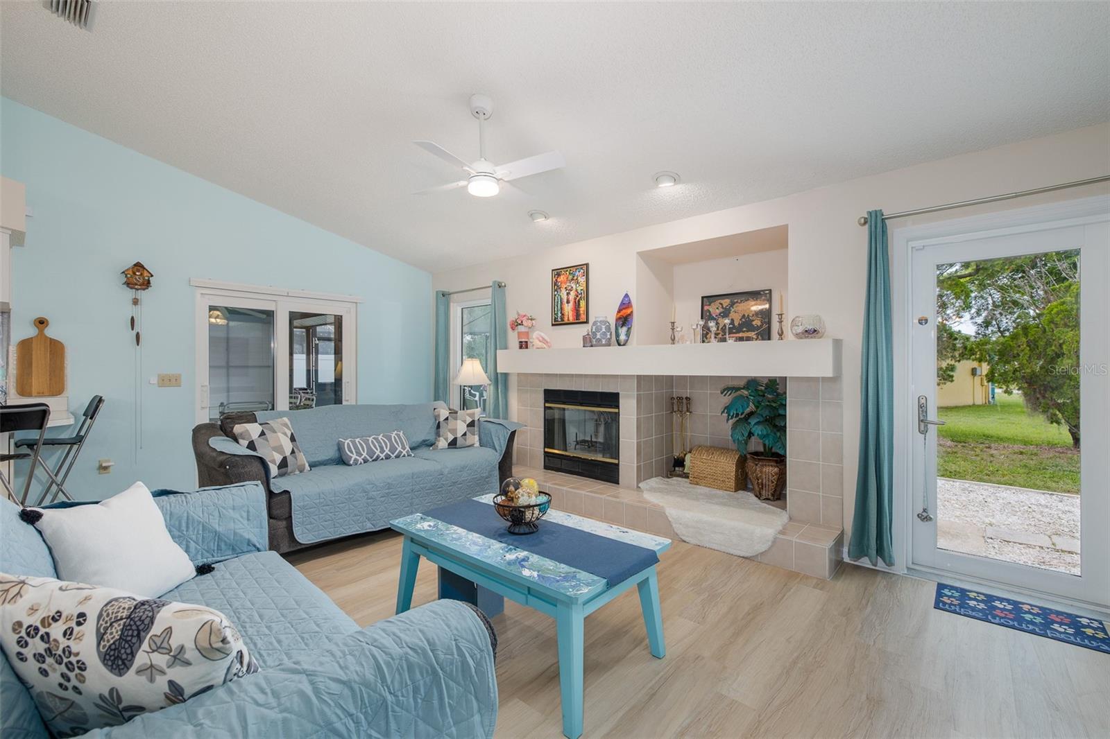 4515 COUNTY BREEZE DR — photo 9