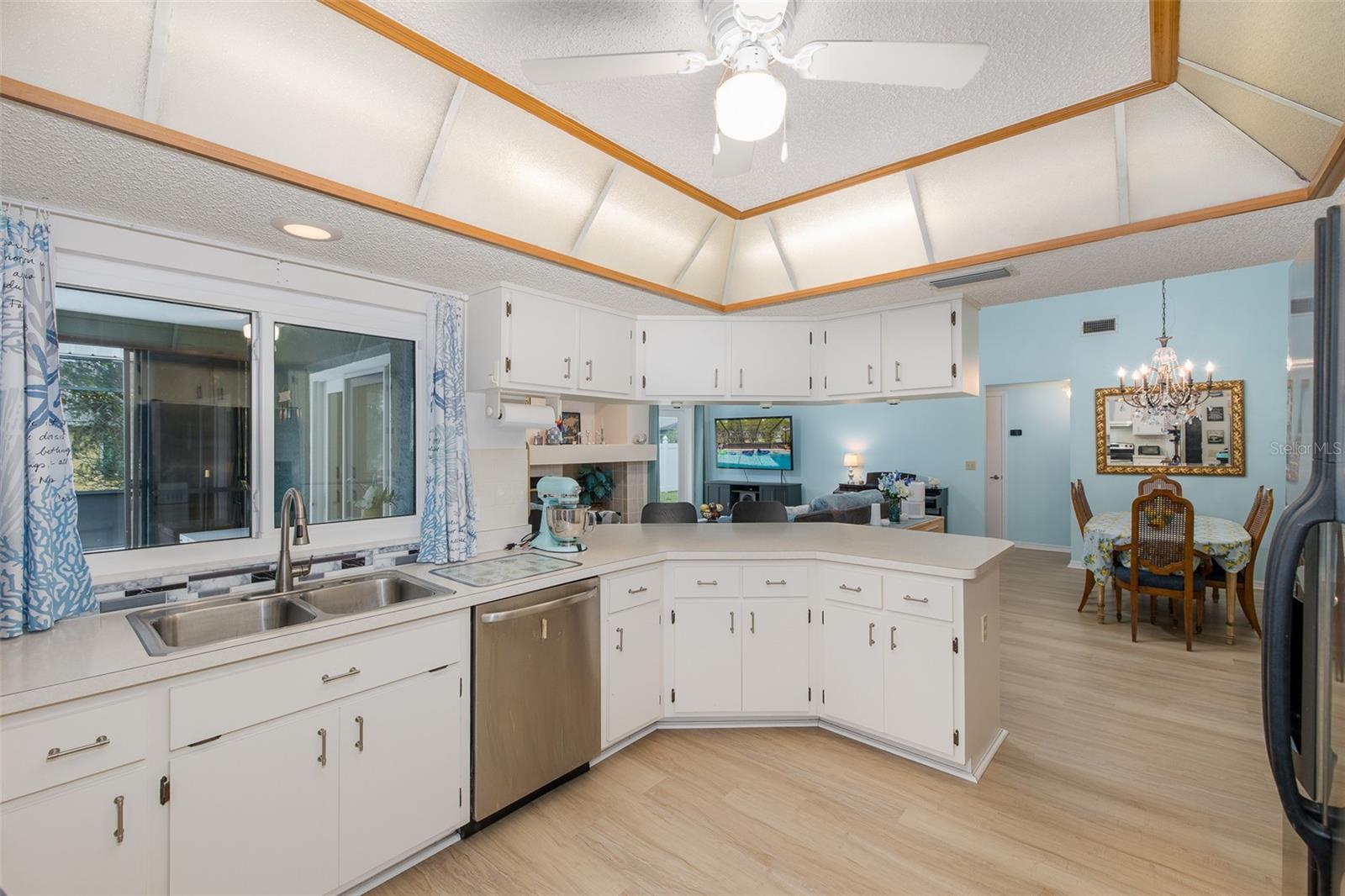 4515 COUNTY BREEZE DR — photo 26