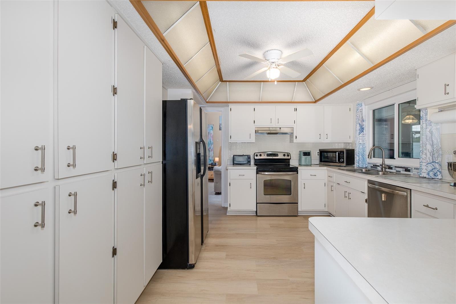 4515 COUNTY BREEZE DR — photo 25