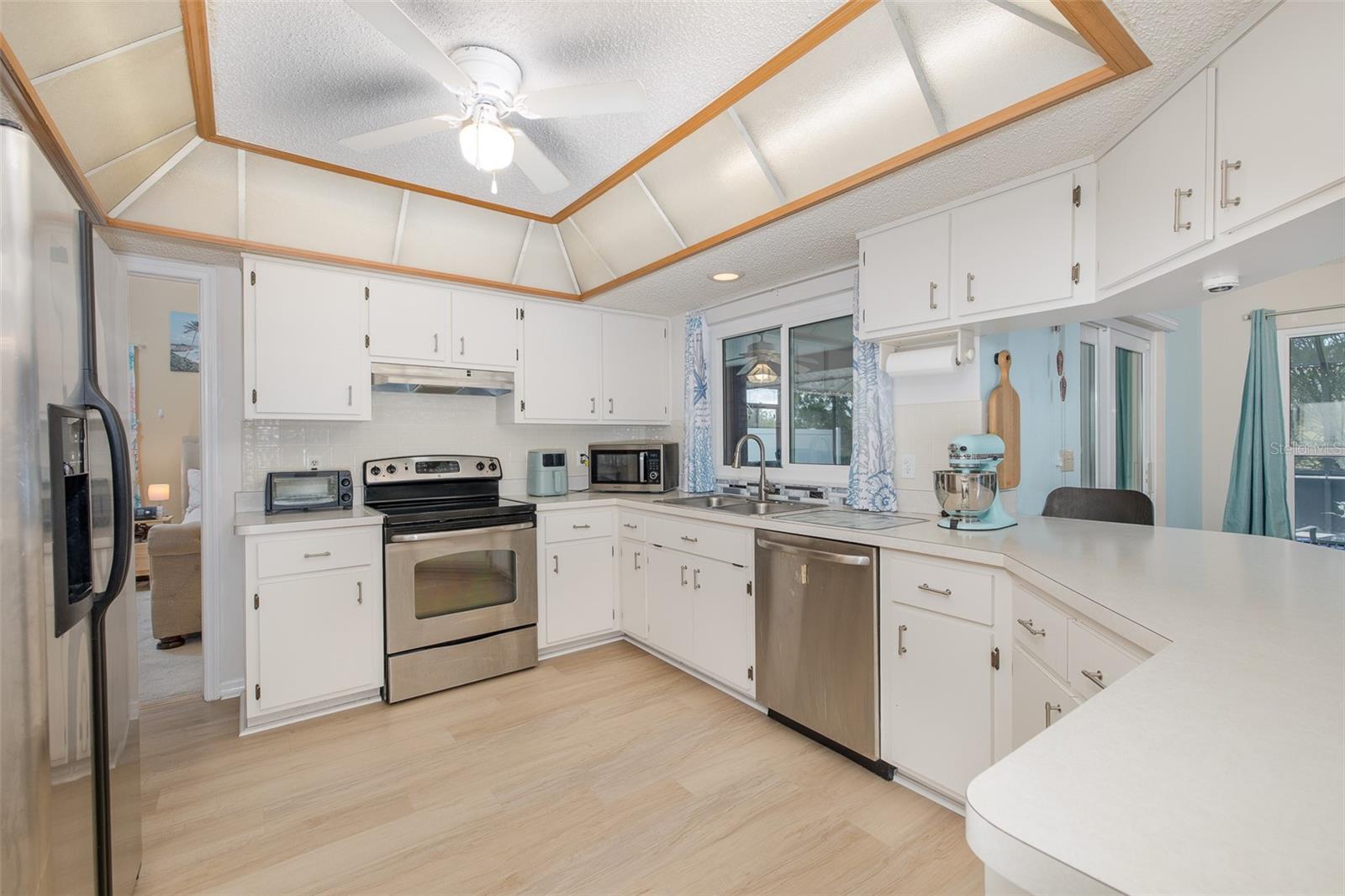 4515 COUNTY BREEZE DR — photo 21