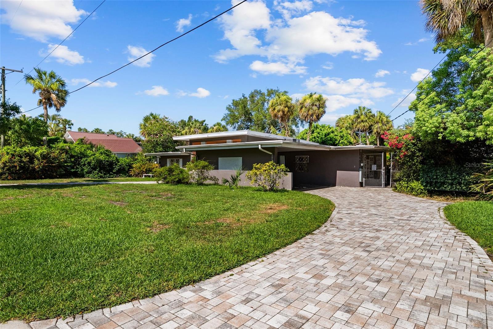 211 S SHORE CREST DR — photo 2
