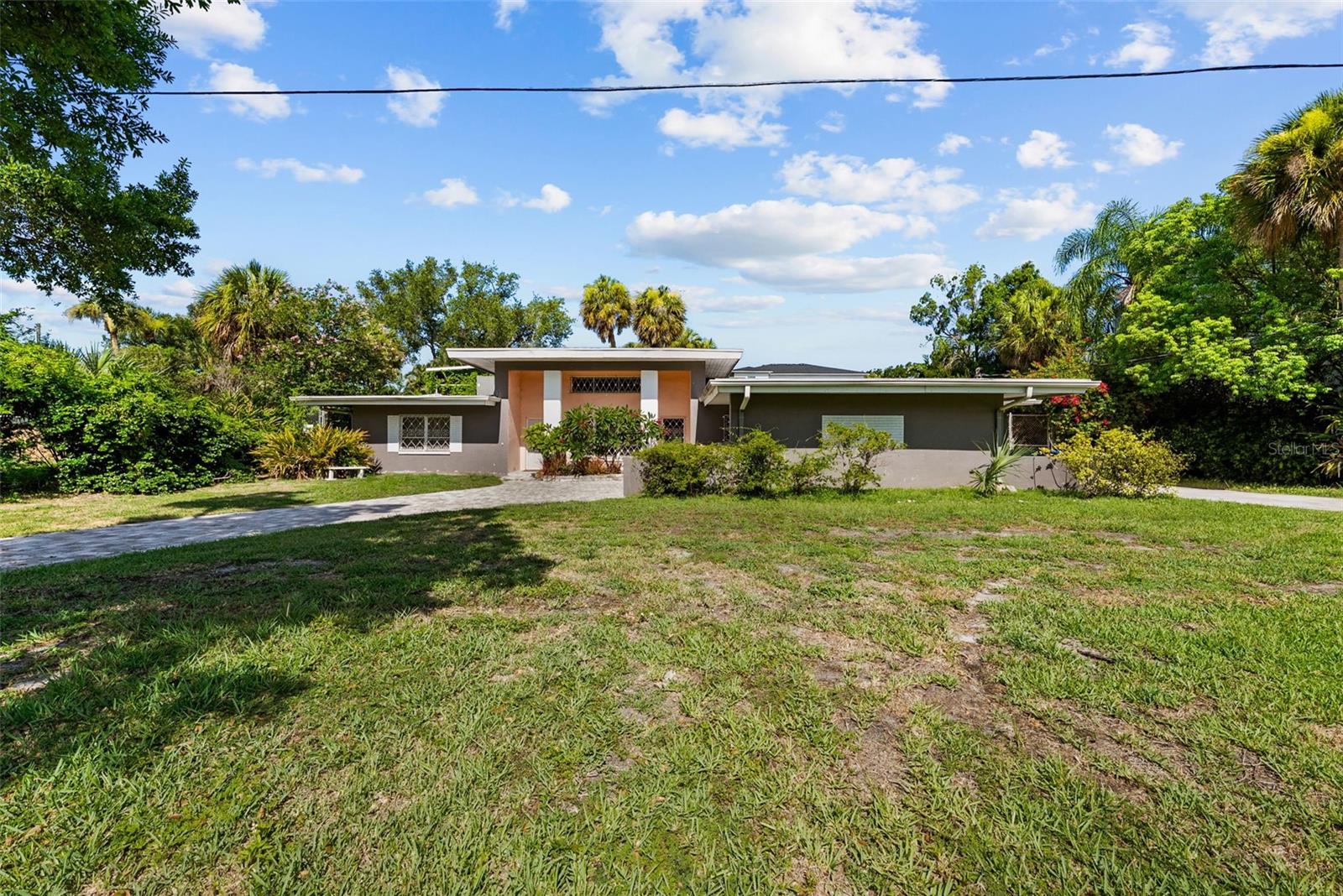 211 S SHORE CREST DR — photo 16