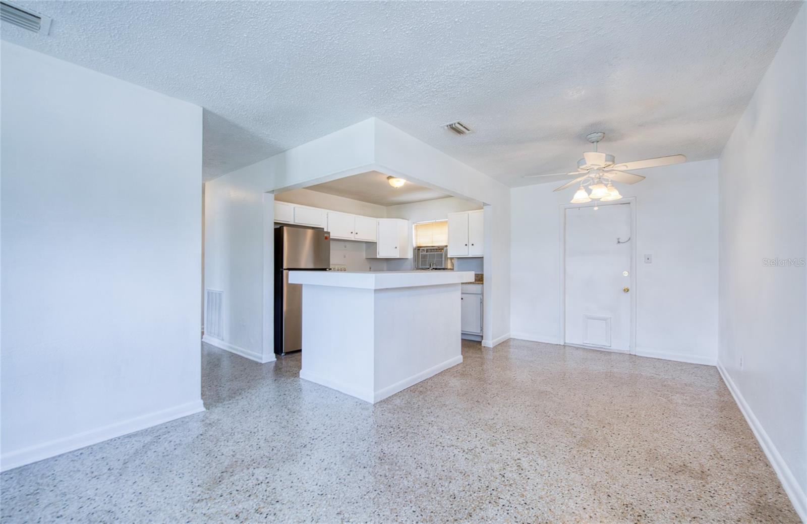10205 N 29TH ST — photo 10