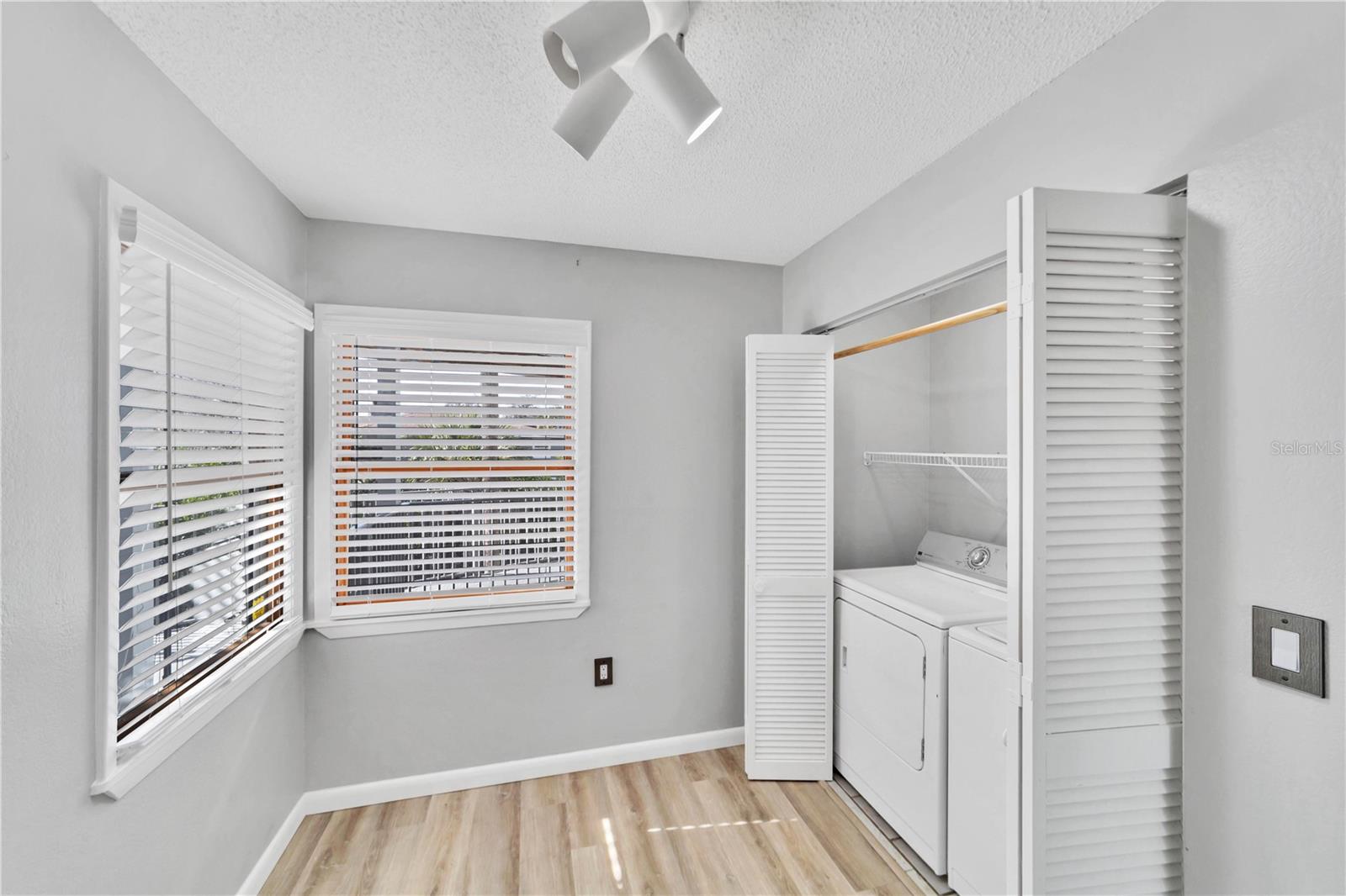 515 LEFFINGWELL AVE #116 — photo 20