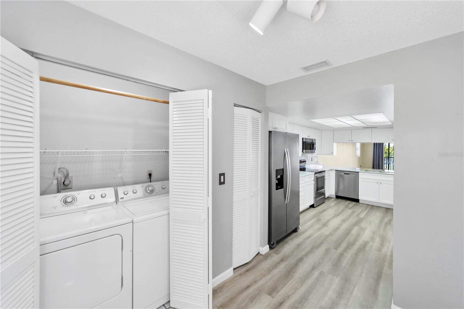 515 LEFFINGWELL AVE #116 — photo 19
