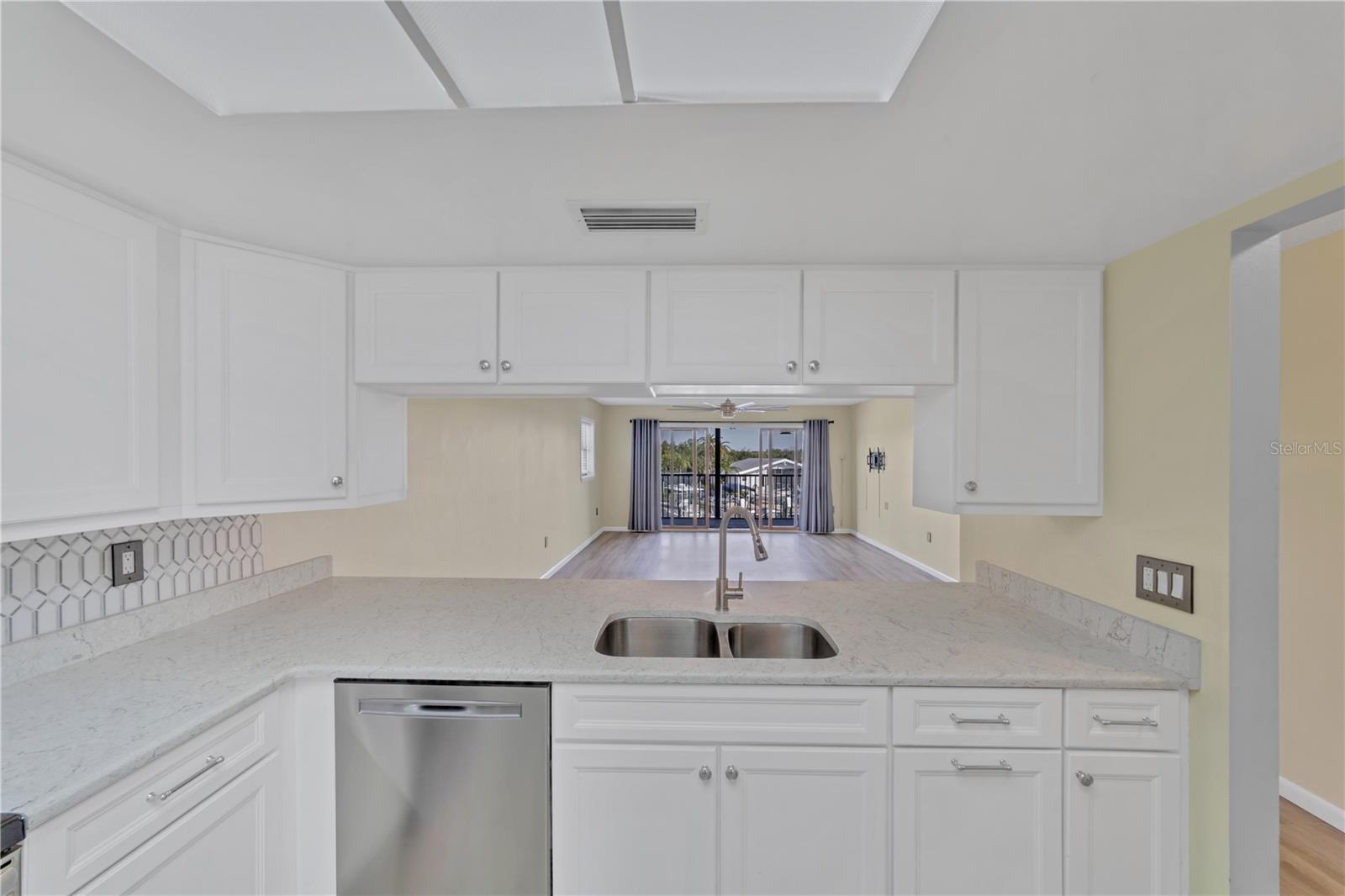 515 LEFFINGWELL AVE #116 — photo 15