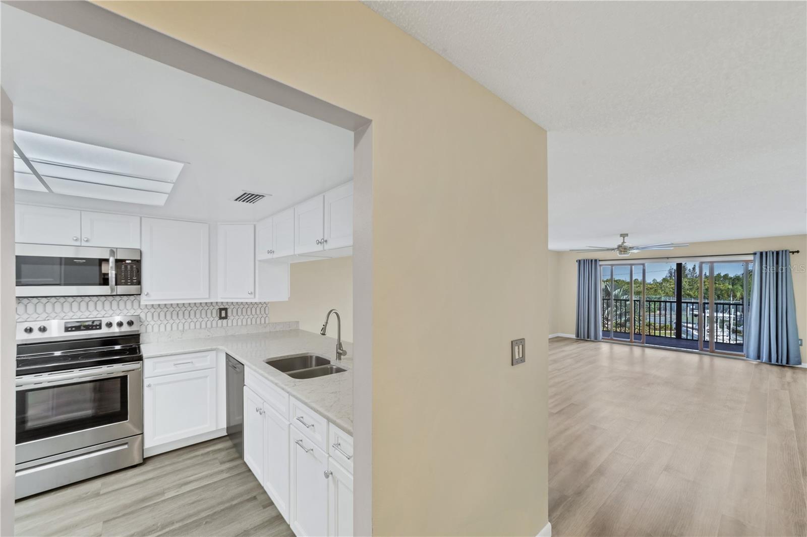 515 LEFFINGWELL AVE #116 — photo 12