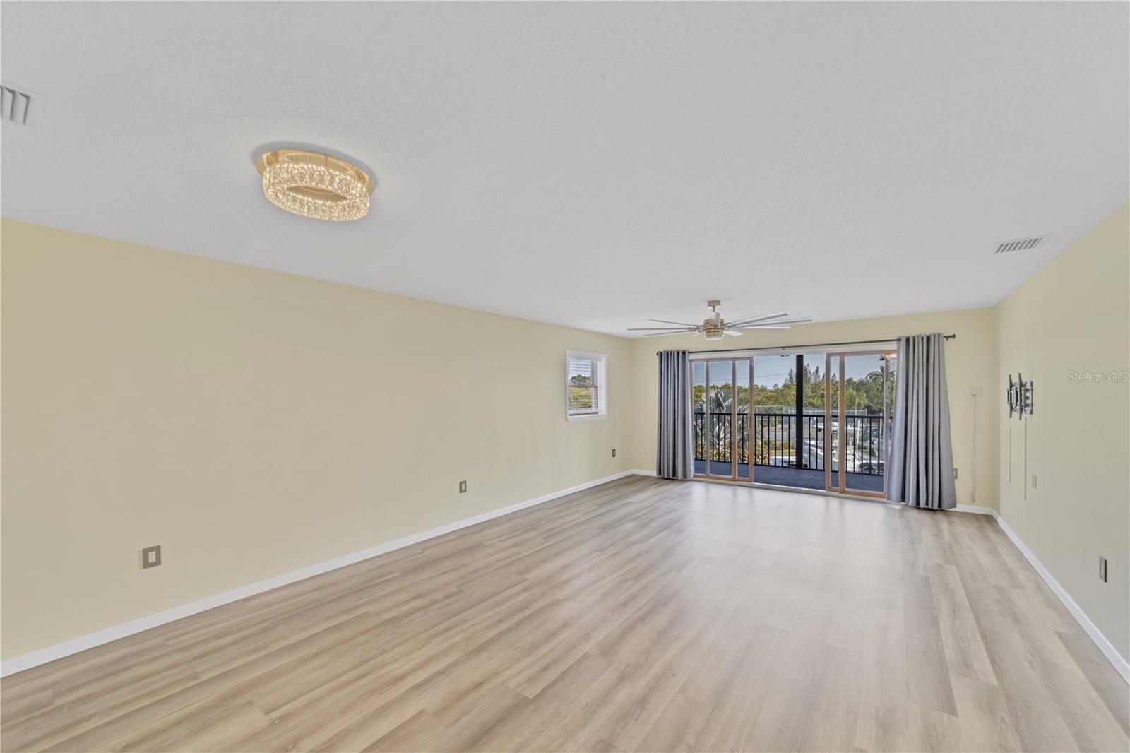 515 LEFFINGWELL AVE #116 — photo 28