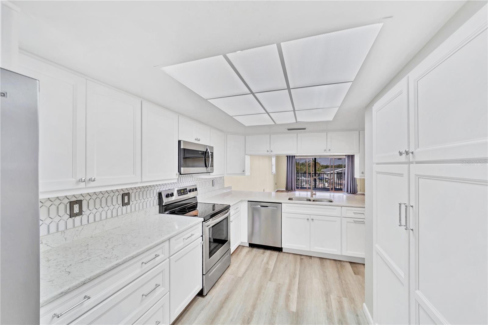 515 LEFFINGWELL AVE #116 — photo 17