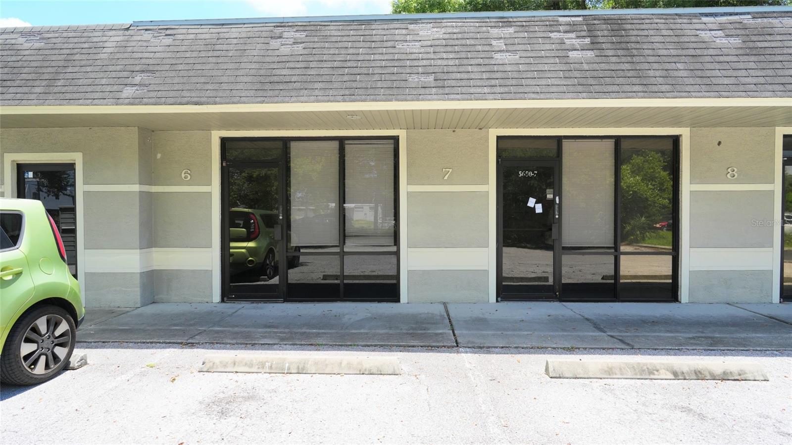 5650 PARK BLVD N #6 — photo 2