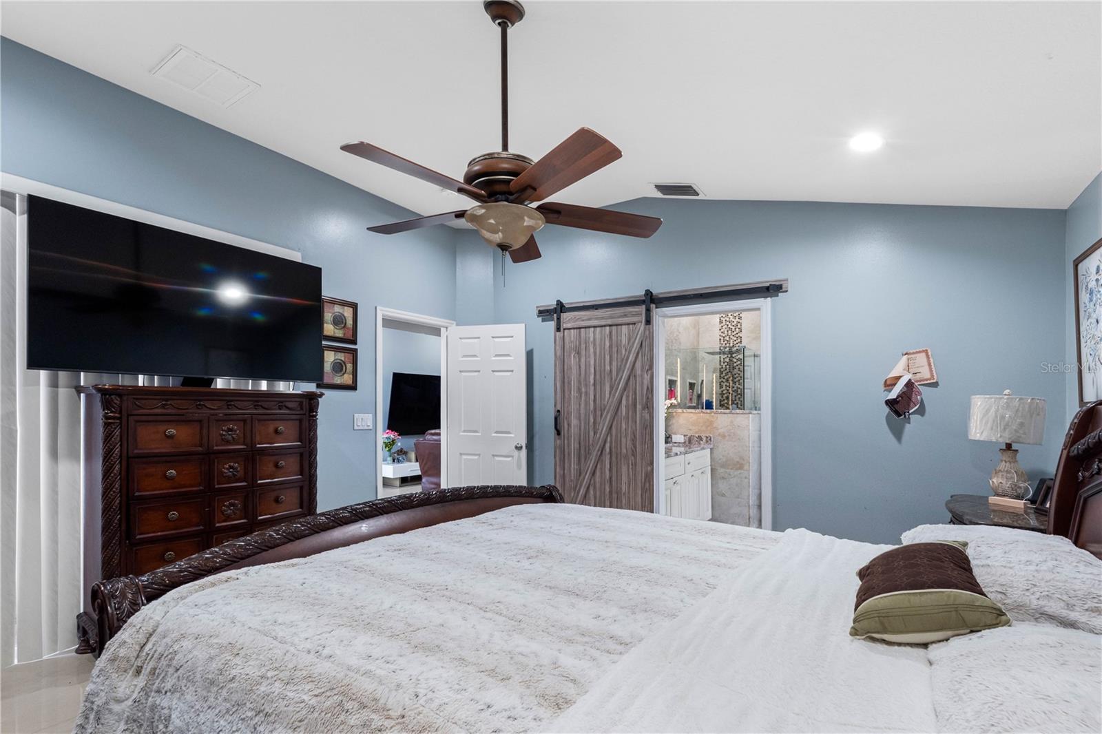 3306 PIN OAK LN — photo 27