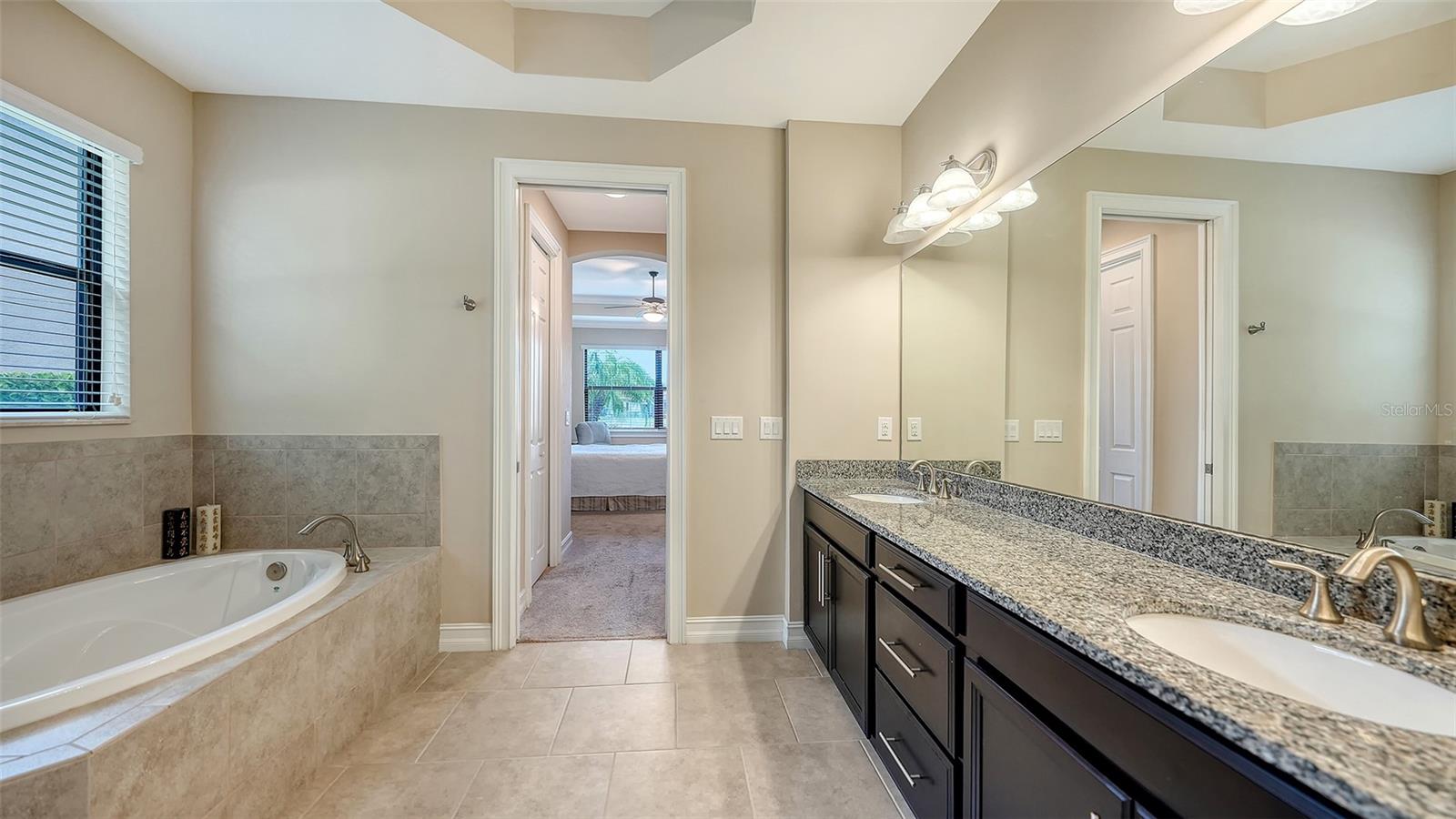 1051 BRADBERRY DR — photo 23