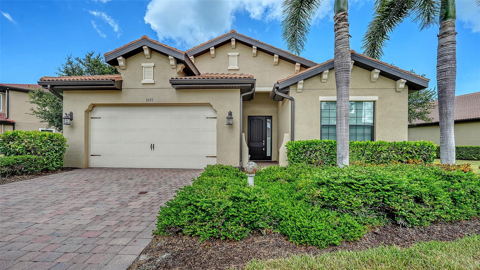 1051 BRADBERRY DR — photo 2