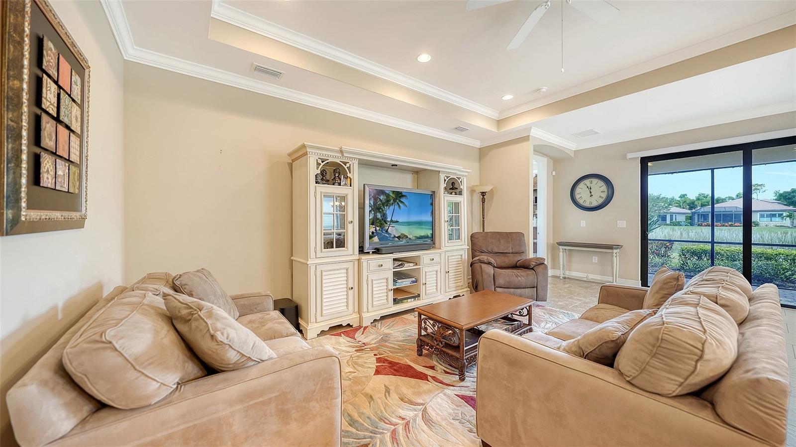 1051 BRADBERRY DR — photo 8
