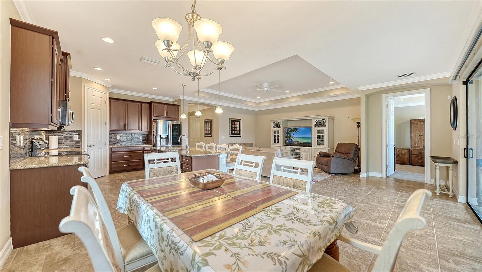 1051 BRADBERRY DR — photo 18