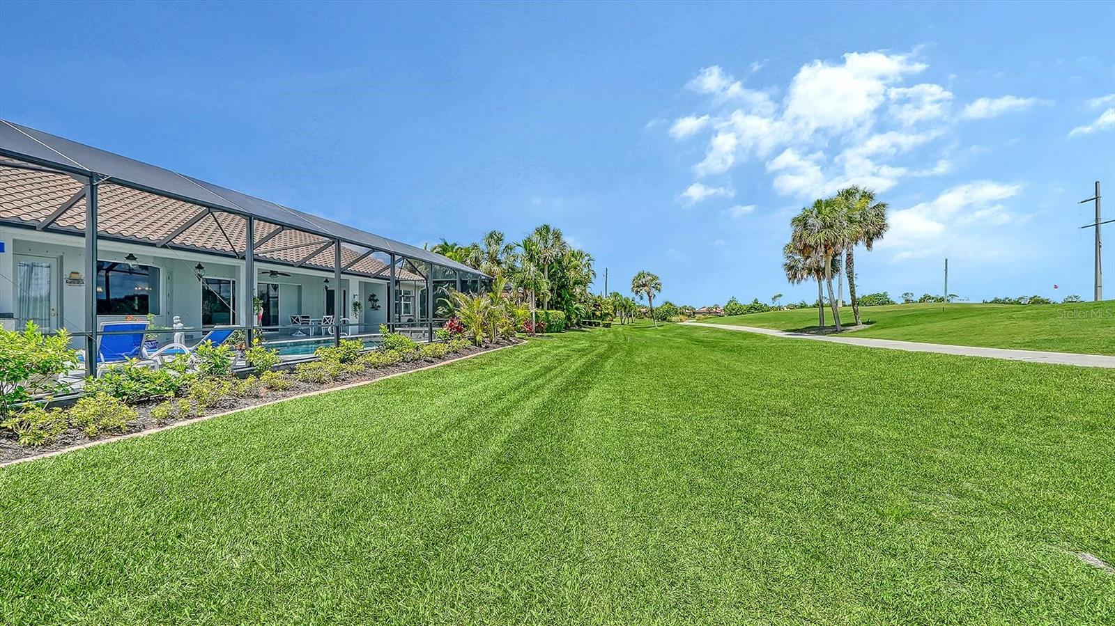 225 PESARO DR — photo 42