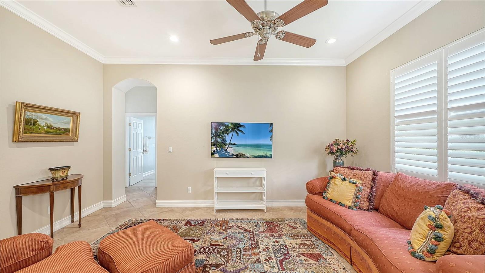225 PESARO DR — photo 17